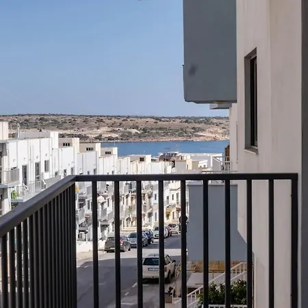 Mellieha, Luxury 3 Bedroom Azure Maisonette Apartment *