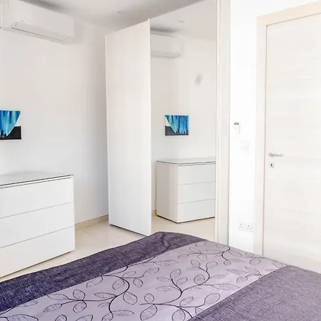 Mellieha, Luxury 3 Bedroom Azure Maisonette * Mellieha