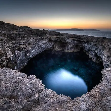 Mellieha, Luxury 3 Bedroom Azure Maisonette Apartment *