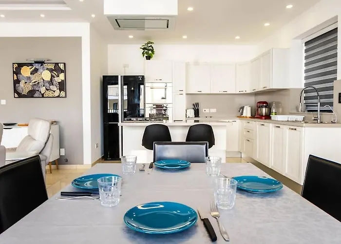 Mellieha, Luxury 3 Bedroom Azure Maisonette Διαμέρισμα *